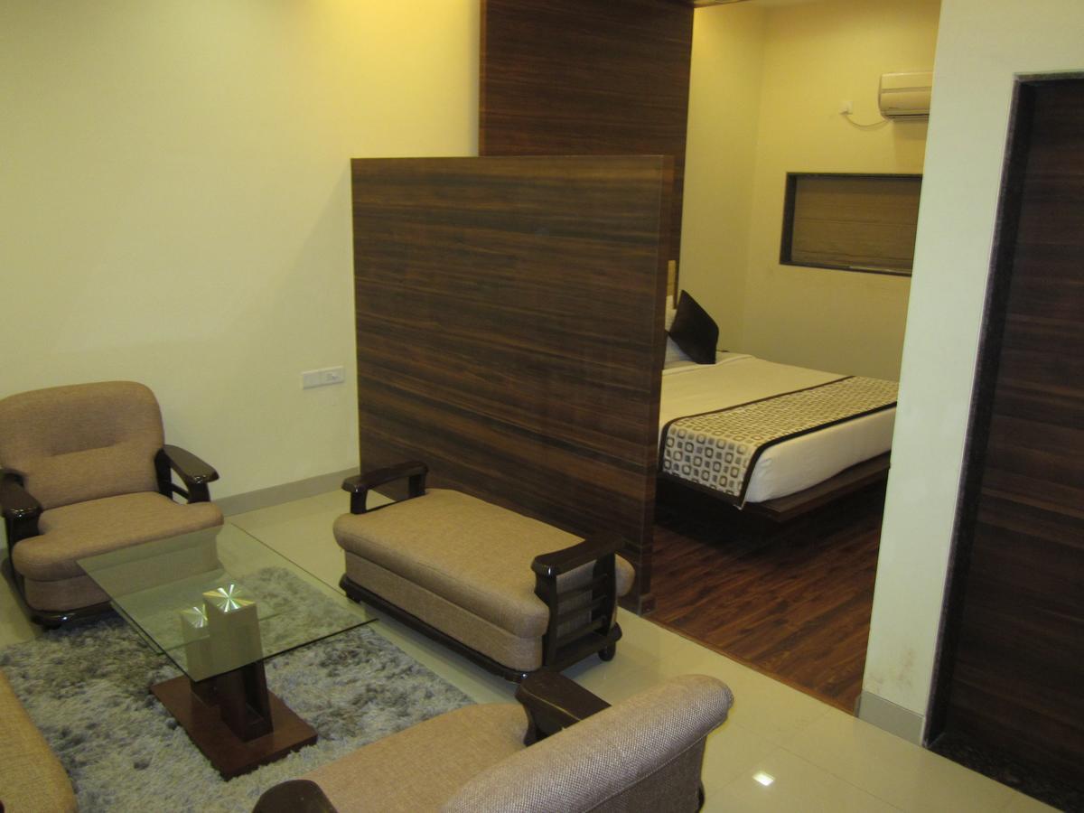Vijaya Tej Clarks Inn Patna  Zewnętrze zdjęcie